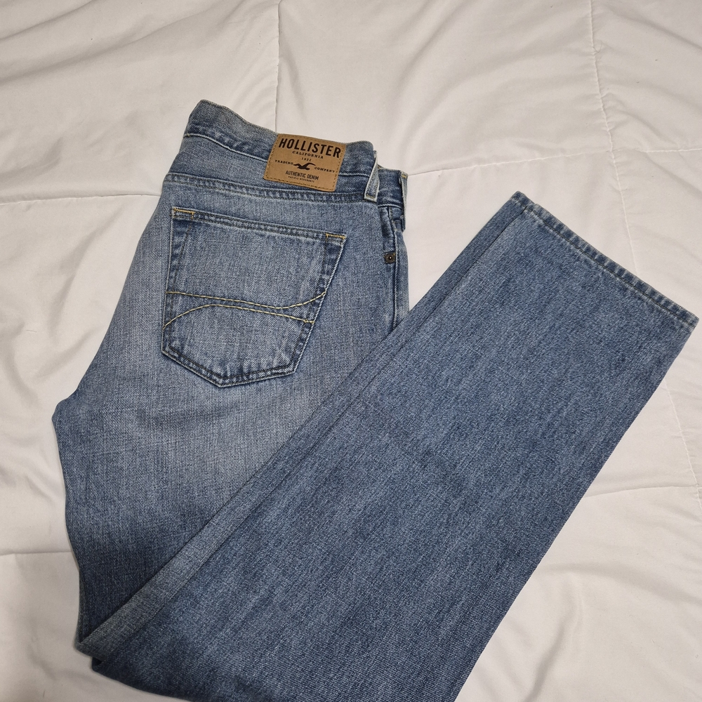 Hollister Men's Classic Straight Blue Jeans